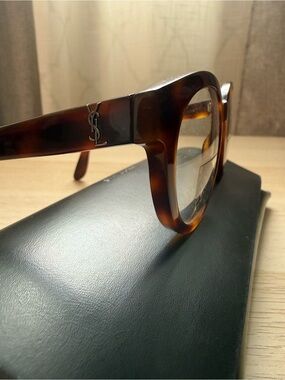Saint Laurent Tortoiseshell Round-Frame Glasses